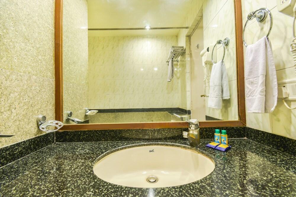 The President Hotel Shivajinagar Pune Ngoại thất bức ảnh