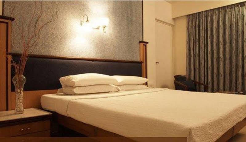 The President Hotel Shivajinagar Pune Ngoại thất bức ảnh